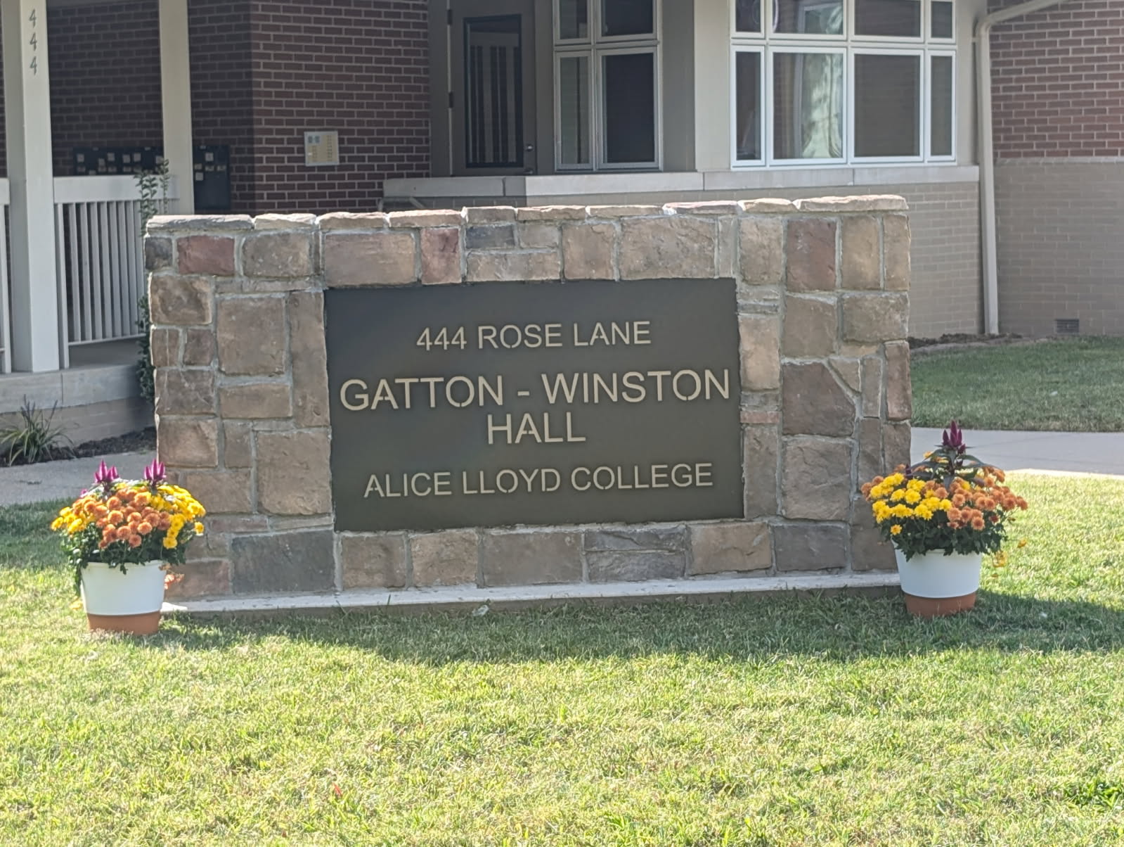 Alice Lloyd College stone sign